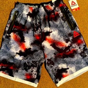 NEW Boys Reebok Spray Shorts w/pockets, size 18